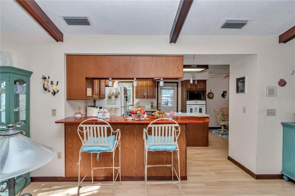 For Sale: $420,000 (3 beds, 2 baths, 2424 Square Feet)