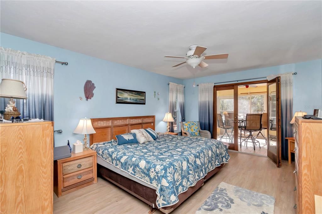 For Sale: $420,000 (3 beds, 2 baths, 2424 Square Feet)