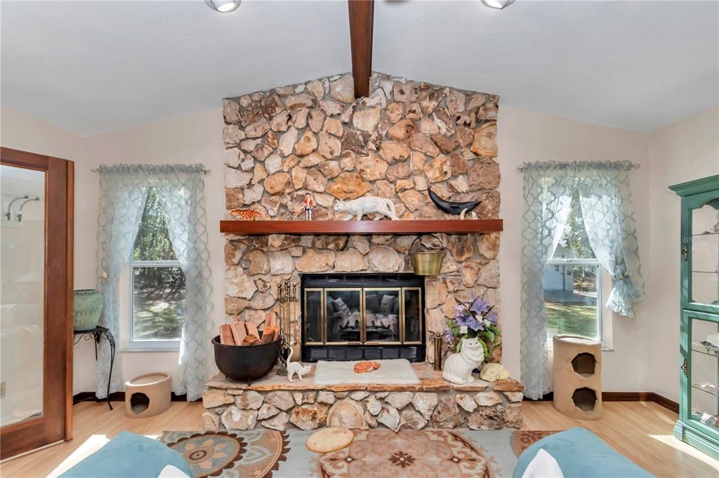 For Sale: $420,000 (3 beds, 2 baths, 2424 Square Feet)