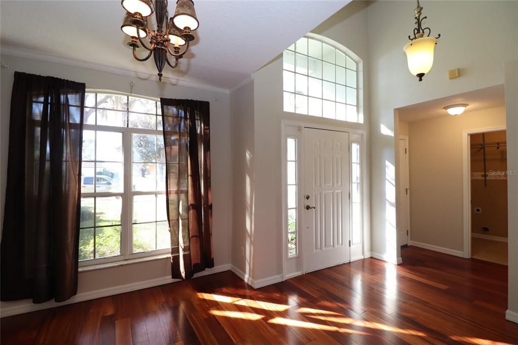 出租: $2,850 (3 贝兹, 2 浴室, 1996 平方英尺)