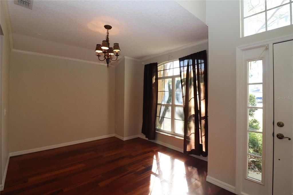 出租: $2,850 (3 贝兹, 2 浴室, 1996 平方英尺)