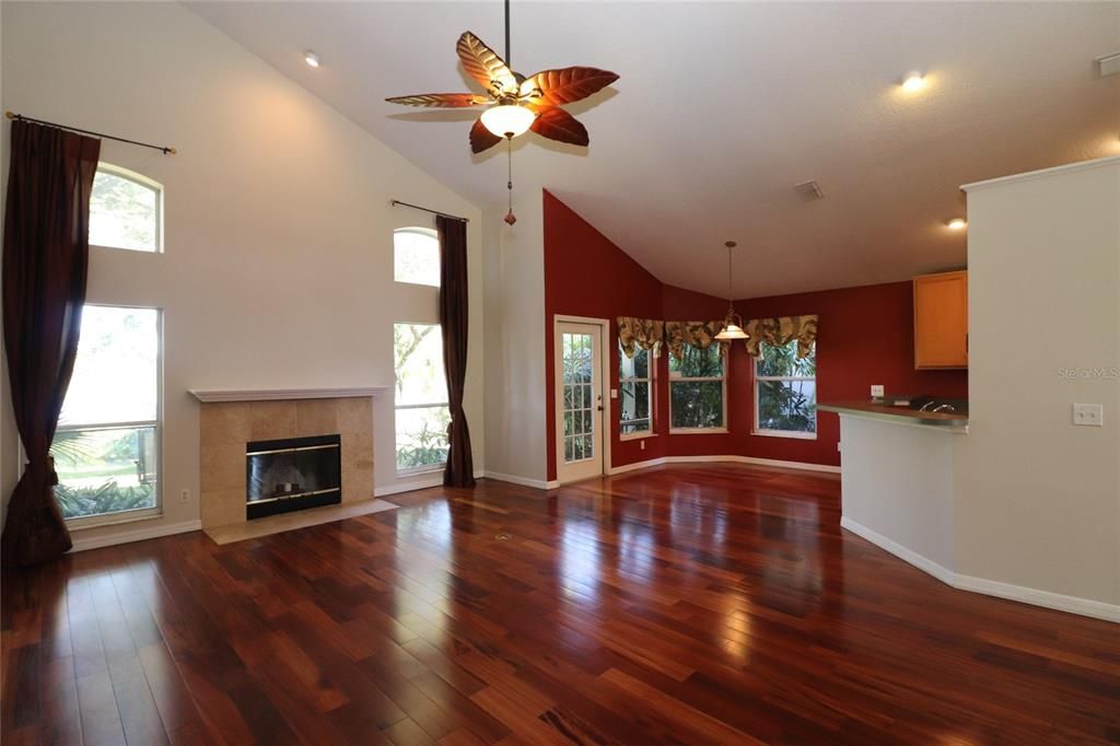 出租: $2,850 (3 贝兹, 2 浴室, 1996 平方英尺)