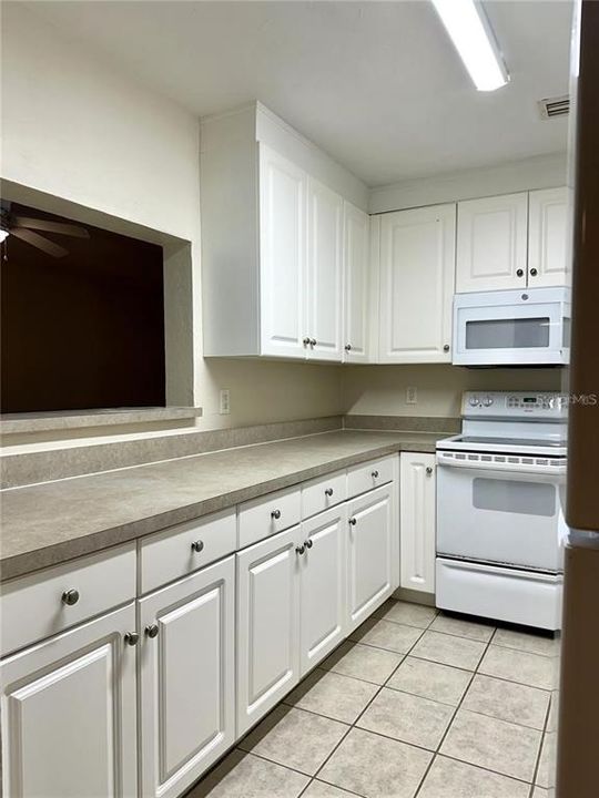For Rent: $1,575 (4 beds, 2 baths, 1638 Square Feet)