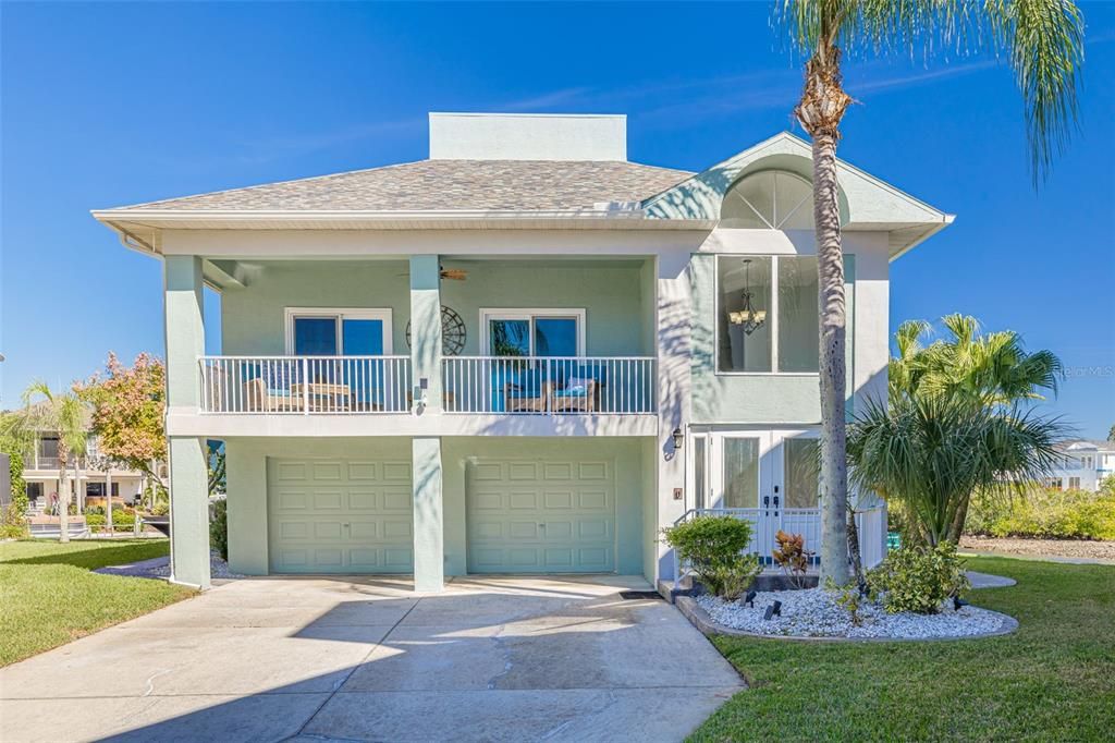 For Sale: $849,900 (3 beds, 2 baths, 2220 Square Feet)