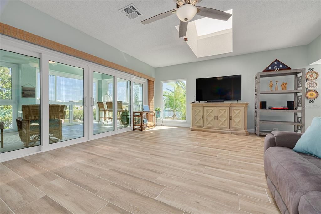 For Sale: $849,900 (3 beds, 2 baths, 2220 Square Feet)