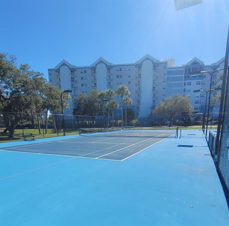 For Sale: $849,900 (3 beds, 2 baths, 2220 Square Feet)