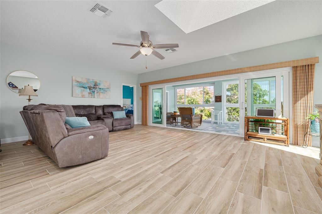 For Sale: $849,900 (3 beds, 2 baths, 2220 Square Feet)