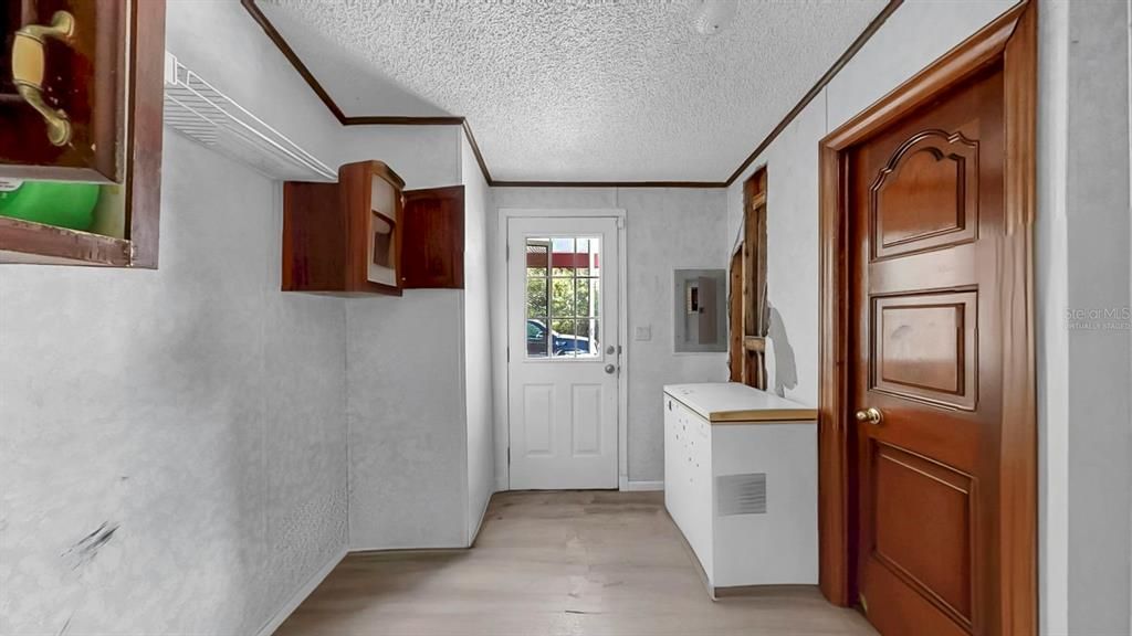 На продажу: $285,000 (4 спален, 2 ванн, 2403 Квадратных фут)