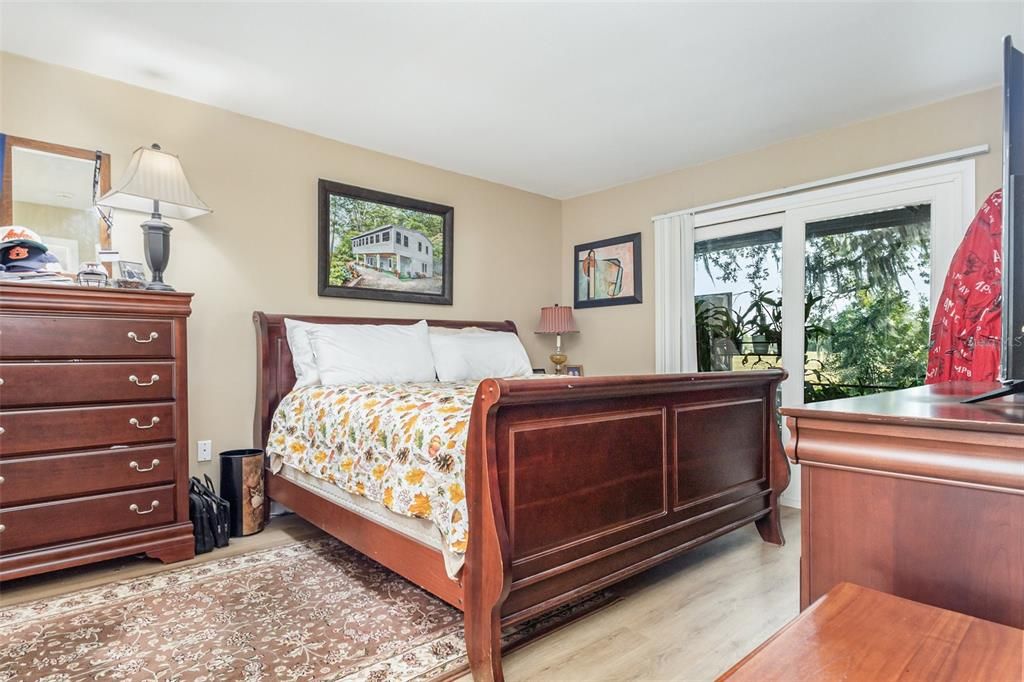 En Venta: $235,000 (2 camas, 2 baños, 1038 Pies cuadrados)