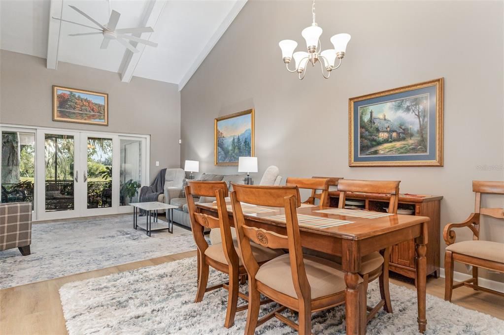 En Venta: $235,000 (2 camas, 2 baños, 1038 Pies cuadrados)