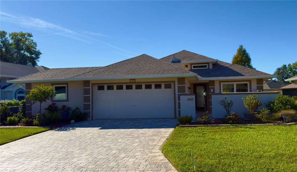 For Sale: $449,500 (3 beds, 2 baths, 2074 Square Feet)