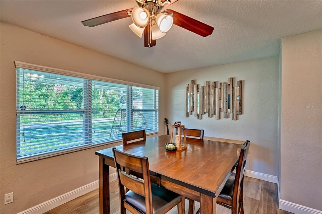 待售: $249,998 (2 贝兹, 2 浴室, 1267 平方英尺)