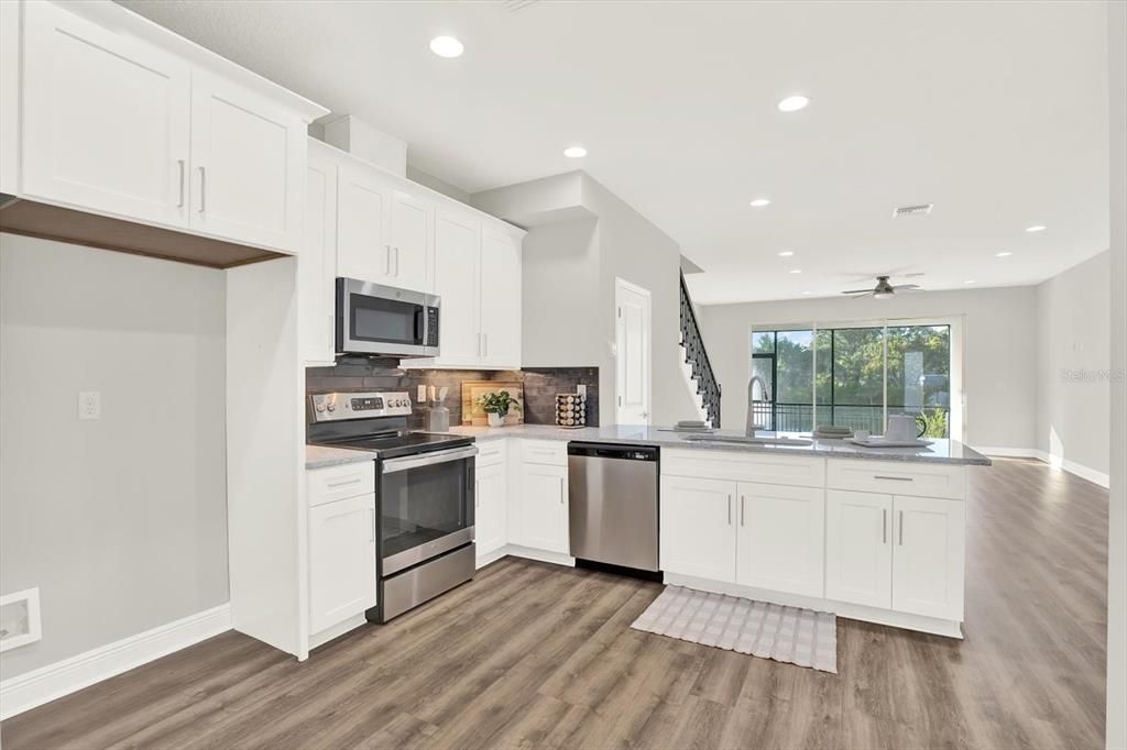 На продажу: $519,900 (3 спален, 2 ванн, 1977 Квадратных фут)