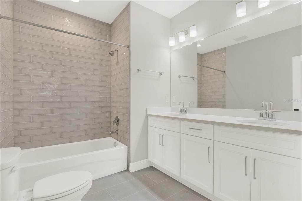 En Venta: $519,900 (3 camas, 2 baños, 1977 Pies cuadrados)