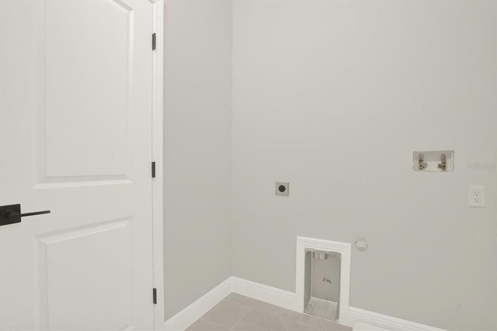 En Venta: $519,900 (3 camas, 2 baños, 1977 Pies cuadrados)