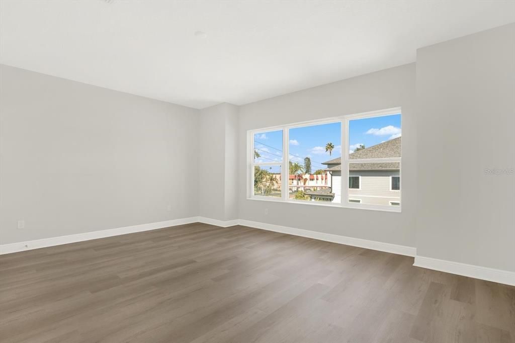 En Venta: $519,900 (3 camas, 2 baños, 1977 Pies cuadrados)