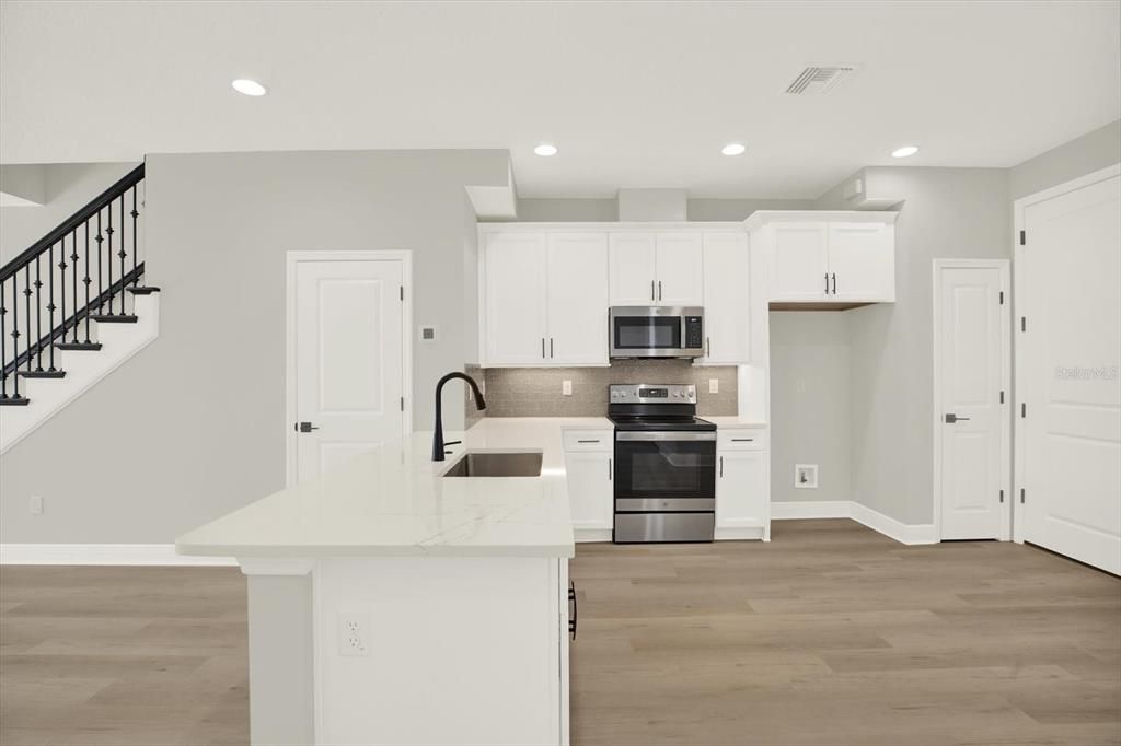 En Venta: $519,900 (3 camas, 2 baños, 1977 Pies cuadrados)