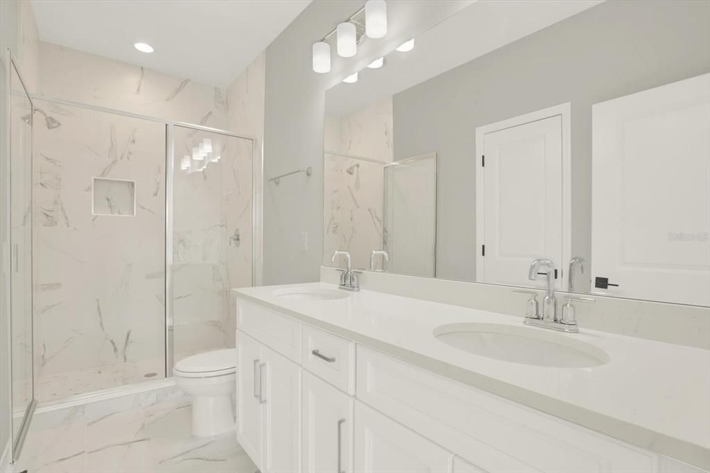 En Venta: $519,900 (3 camas, 2 baños, 1977 Pies cuadrados)