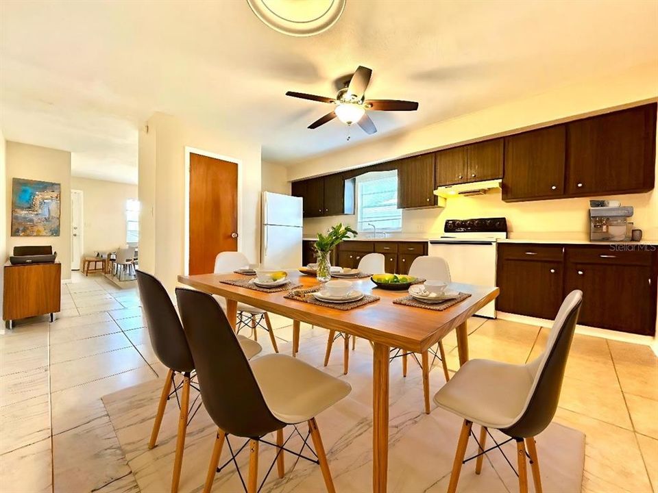 В аренду: $1,250 (2 спален, 1 ванн, 986 Квадратных фут)