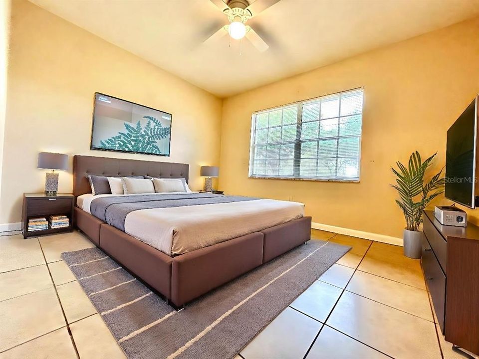 В аренду: $1,250 (2 спален, 1 ванн, 986 Квадратных фут)