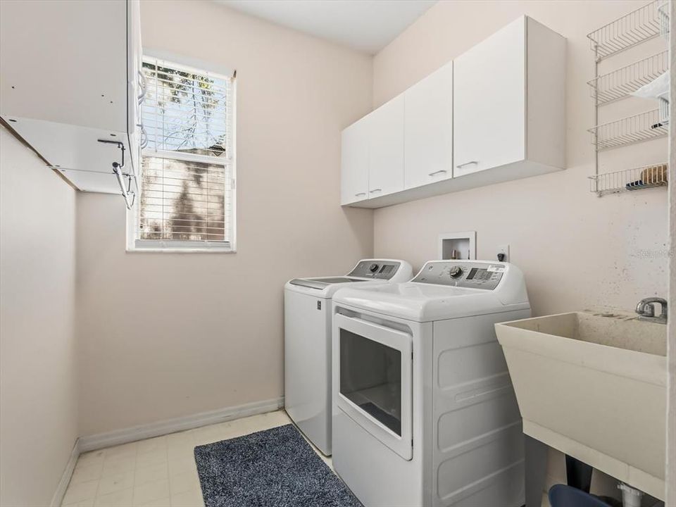 For Sale: $610,000 (4 beds, 2 baths, 2701 Square Feet)