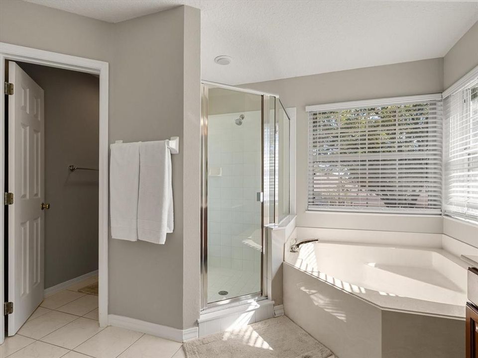 For Sale: $610,000 (4 beds, 2 baths, 2701 Square Feet)