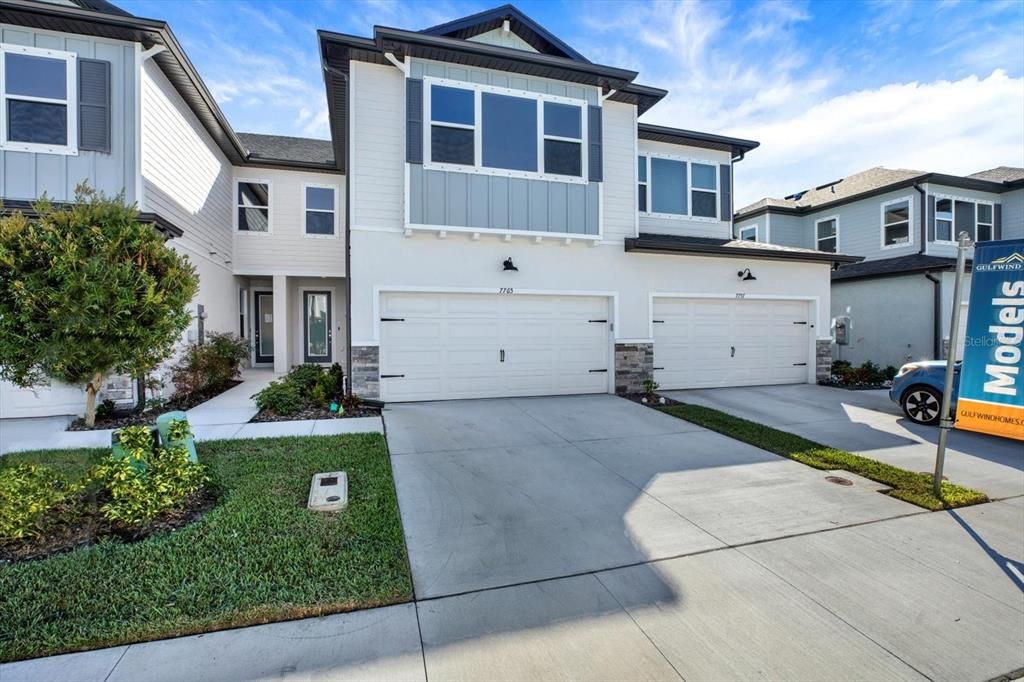 For Sale: $535,000 (3 beds, 2 baths, 1977 Square Feet)