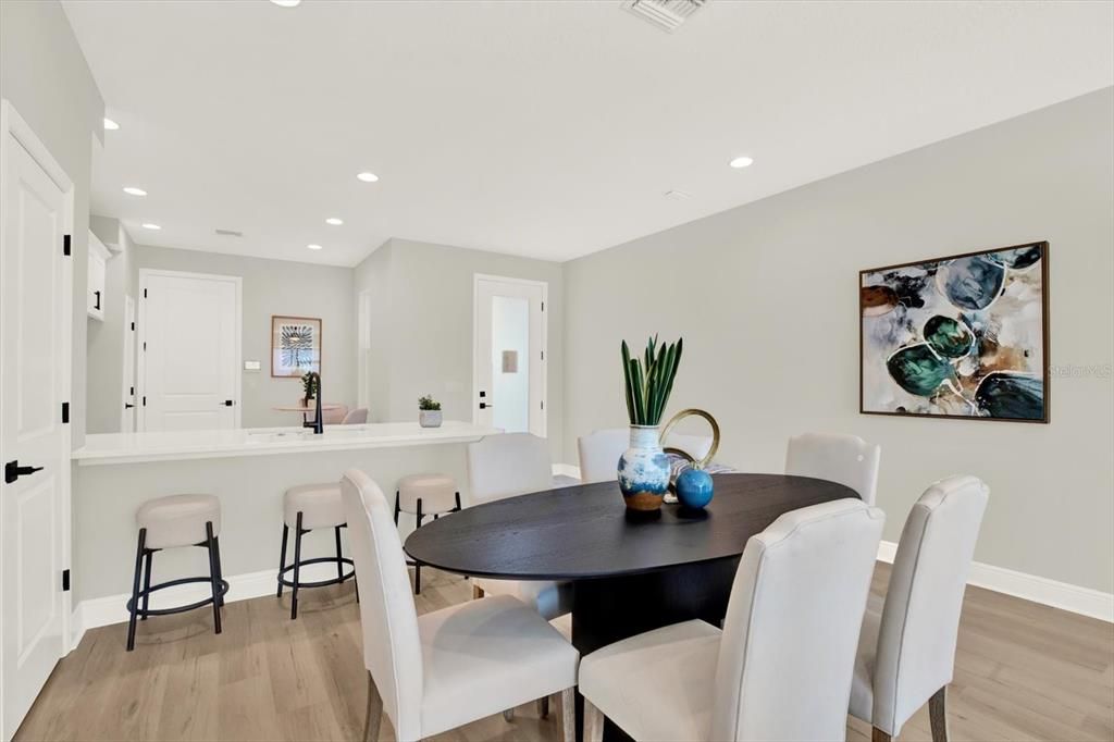 For Sale: $535,000 (3 beds, 2 baths, 1977 Square Feet)