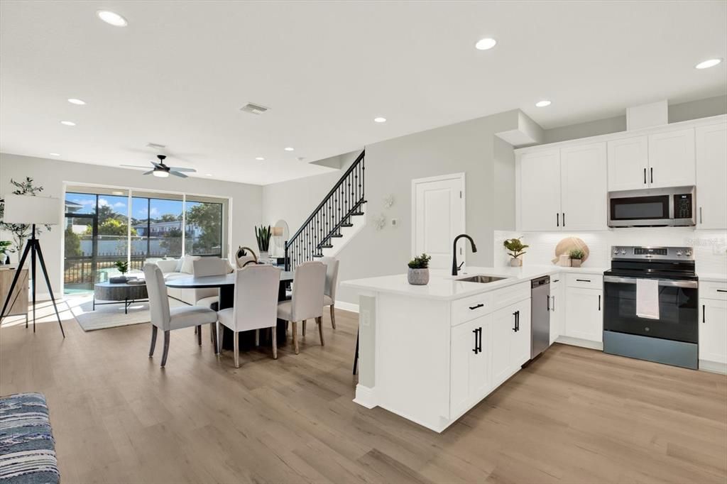 For Sale: $535,000 (3 beds, 2 baths, 1977 Square Feet)