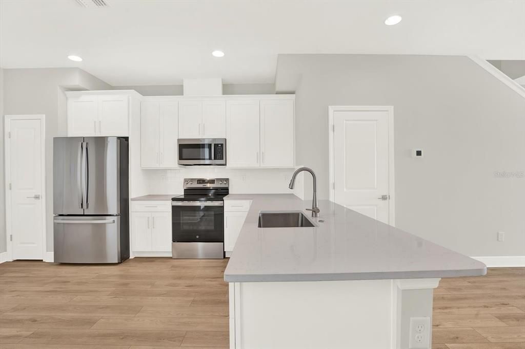 For Sale: $425,000 (2 beds, 2 baths, 1543 Square Feet)