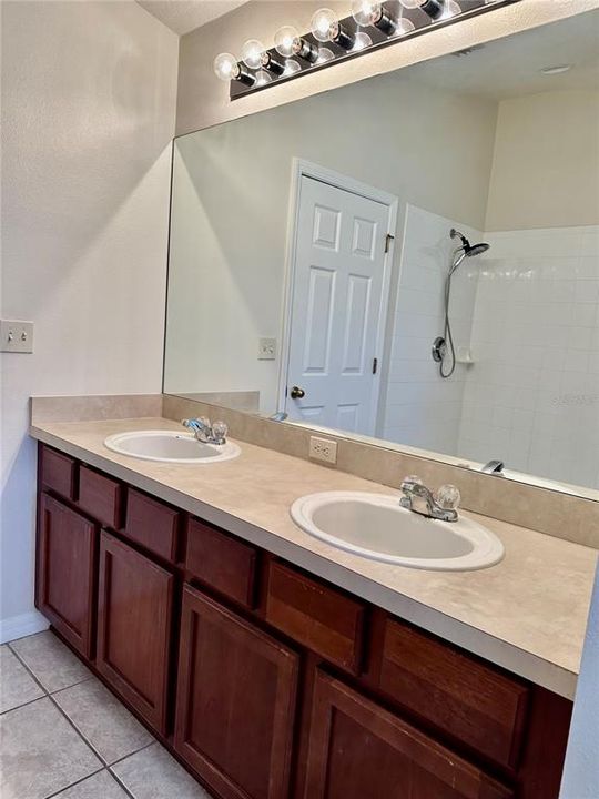 出租: $2,200 (3 贝兹, 2 浴室, 1513 平方英尺)