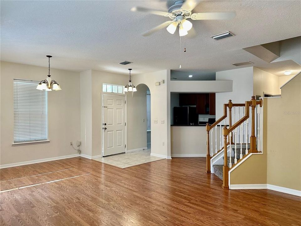 出租: $2,200 (3 贝兹, 2 浴室, 1513 平方英尺)