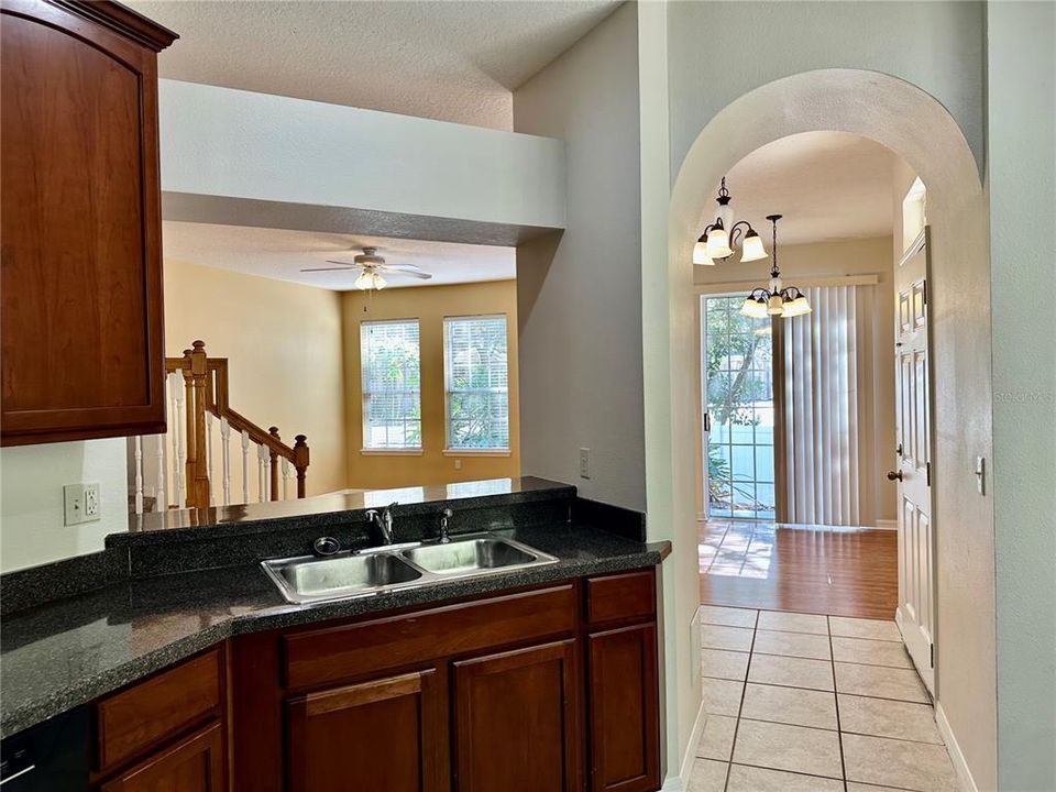 出租: $2,200 (3 贝兹, 2 浴室, 1513 平方英尺)