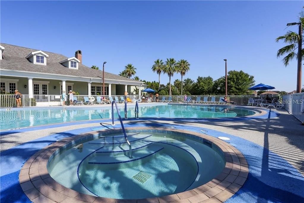 Activo con contrato: $329,000 (3 camas, 2 baños, 1833 Pies cuadrados)