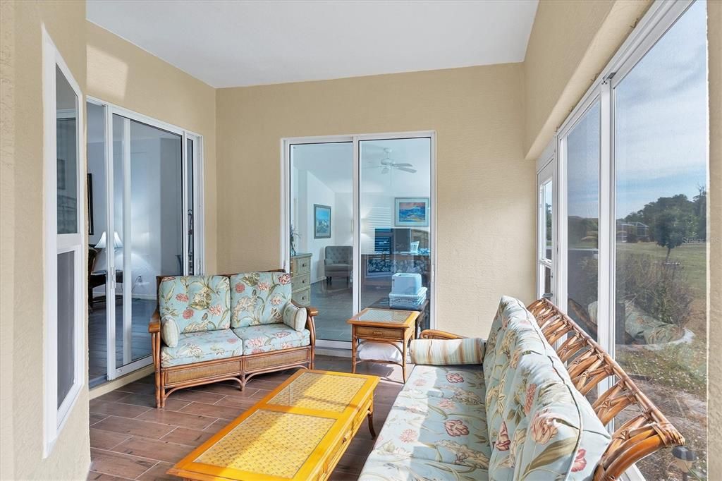 Activo con contrato: $329,000 (3 camas, 2 baños, 1833 Pies cuadrados)