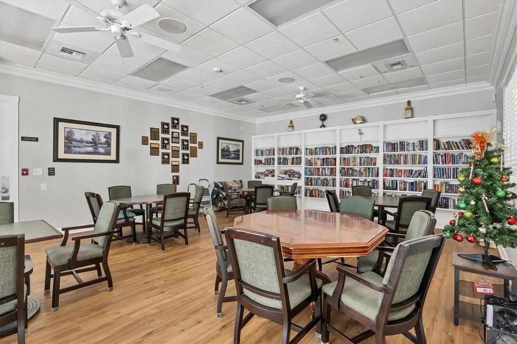 Activo con contrato: $329,000 (3 camas, 2 baños, 1833 Pies cuadrados)