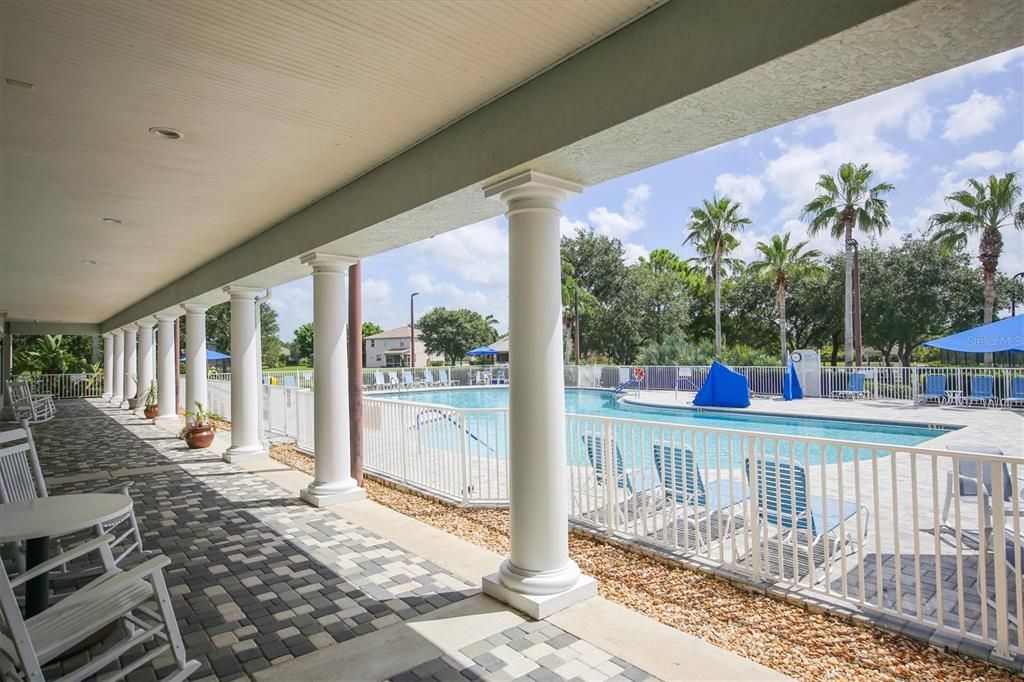 Activo con contrato: $329,000 (3 camas, 2 baños, 1833 Pies cuadrados)