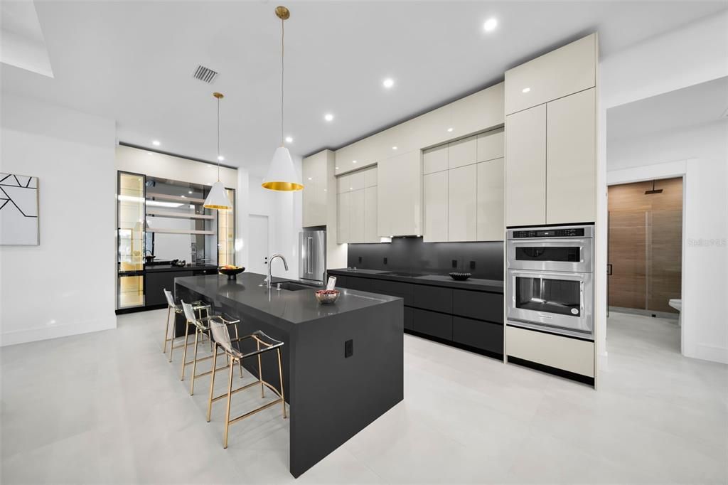 En Venta: $1,190,000 (4 camas, 3 baños, 2567 Pies cuadrados)