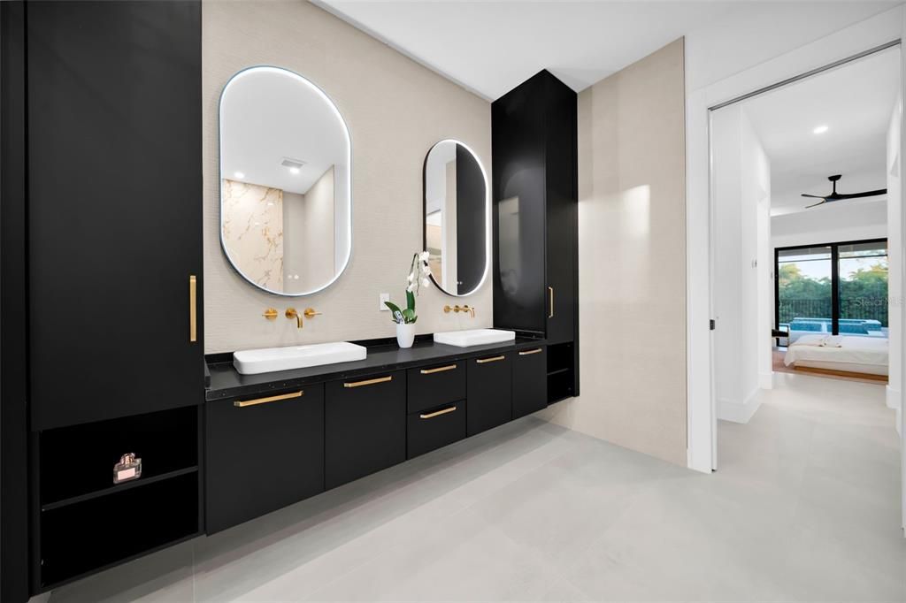 En Venta: $1,190,000 (4 camas, 3 baños, 2567 Pies cuadrados)