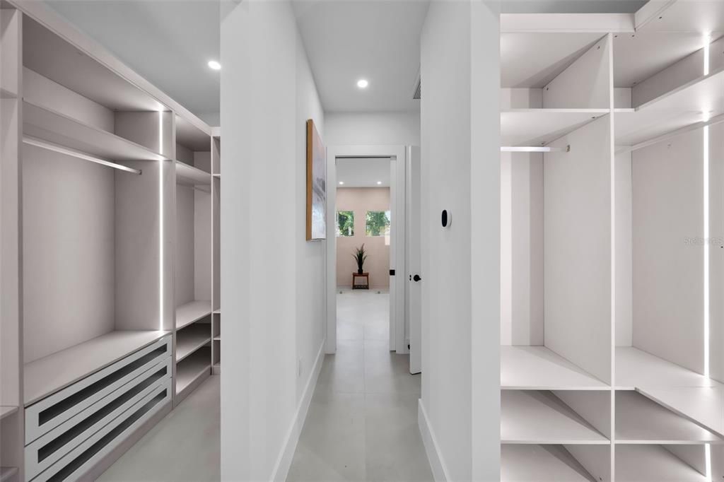 En Venta: $1,190,000 (4 camas, 3 baños, 2567 Pies cuadrados)