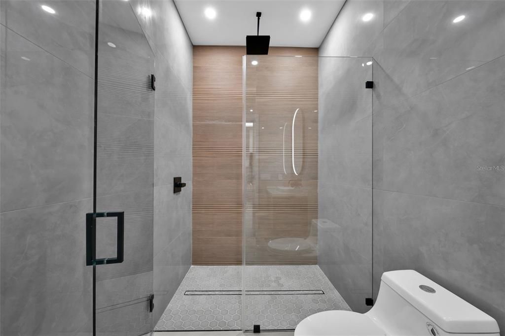 En Venta: $1,190,000 (4 camas, 3 baños, 2567 Pies cuadrados)