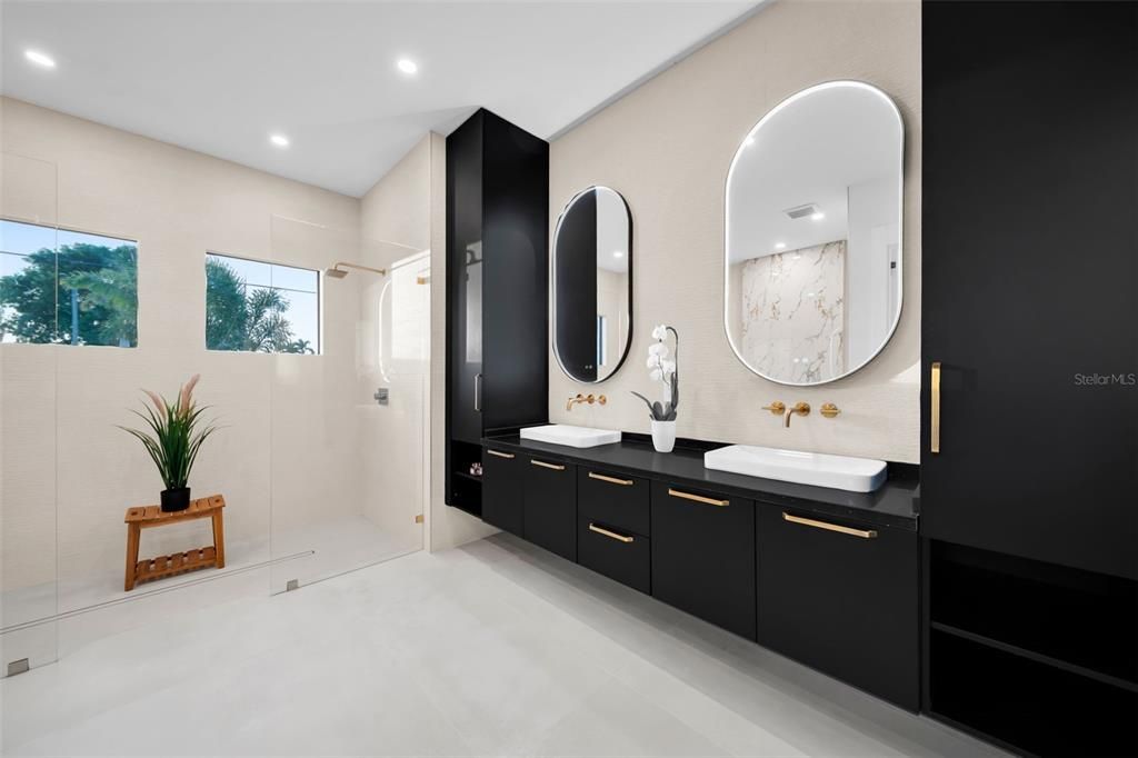 En Venta: $1,190,000 (4 camas, 3 baños, 2567 Pies cuadrados)