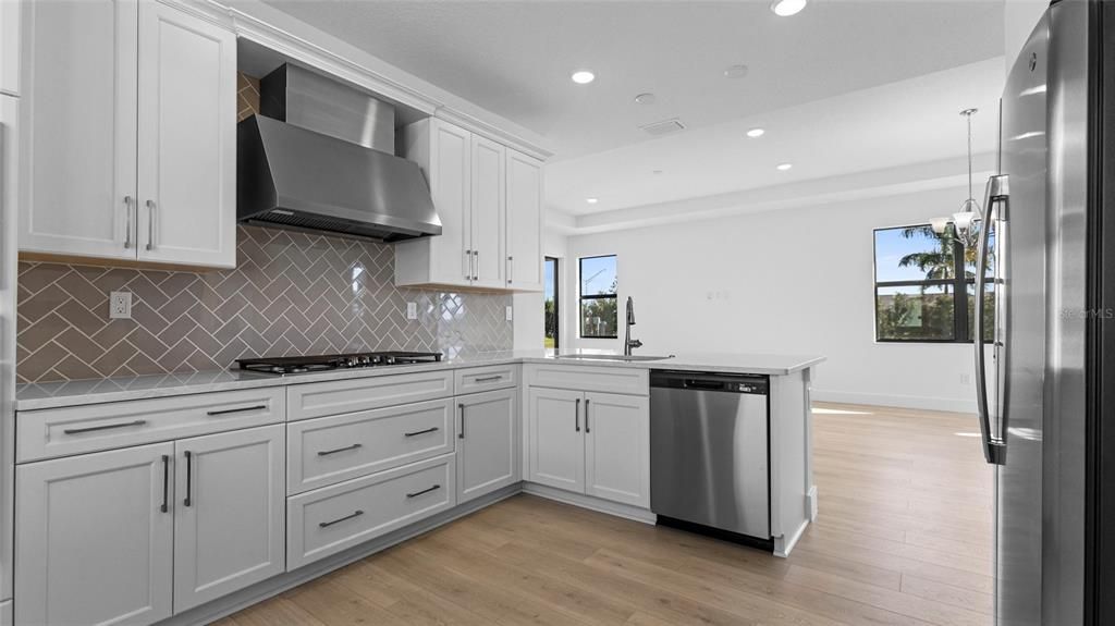 For Sale: $539,990 (2 beds, 2 baths, 1524 Square Feet)