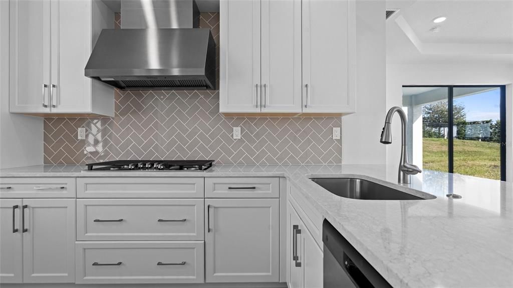 For Sale: $539,990 (2 beds, 2 baths, 1524 Square Feet)