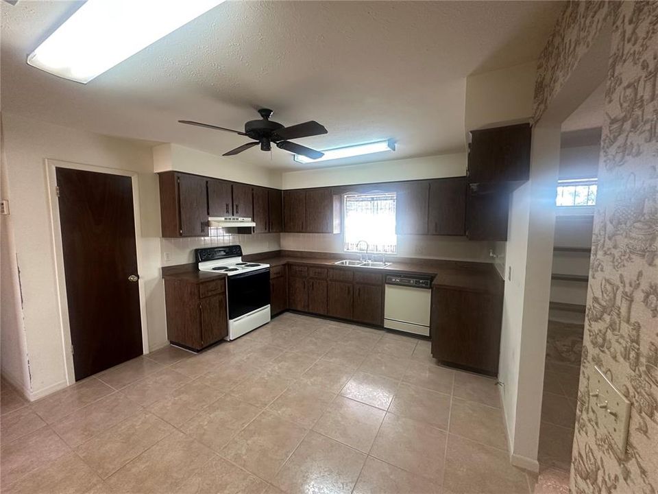 Active With Contract: $374,000 (4 beds, 2 baths, 1855 Square Feet)