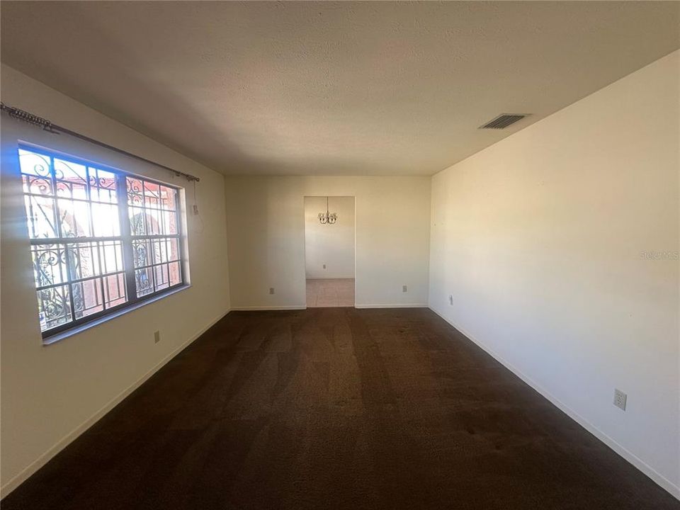 Active With Contract: $374,000 (4 beds, 2 baths, 1855 Square Feet)