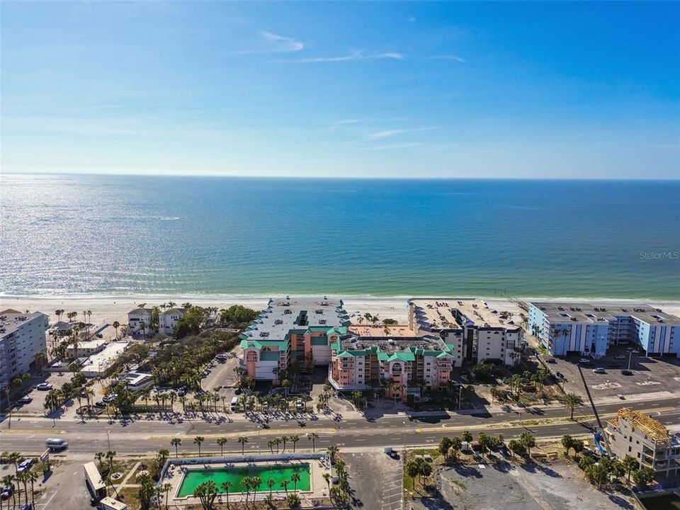 En Venta: $750,000 (2 camas, 2 baños, 1400 Pies cuadrados)