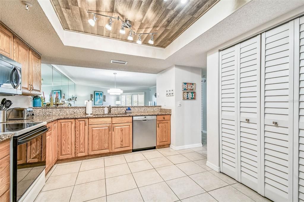 En Venta: $750,000 (2 camas, 2 baños, 1400 Pies cuadrados)