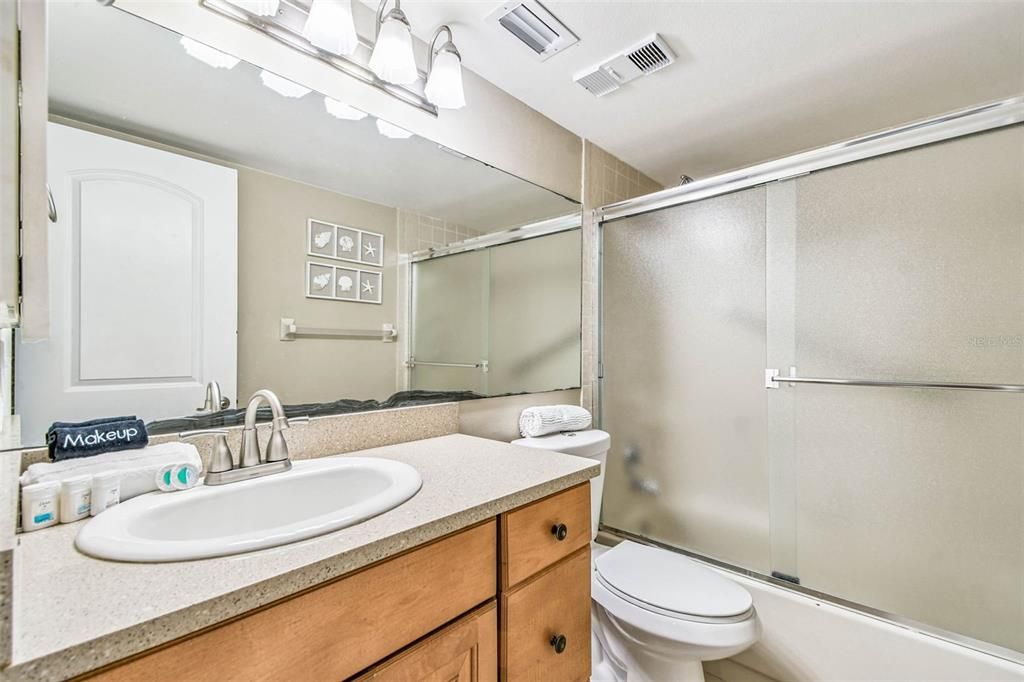 En Venta: $750,000 (2 camas, 2 baños, 1400 Pies cuadrados)