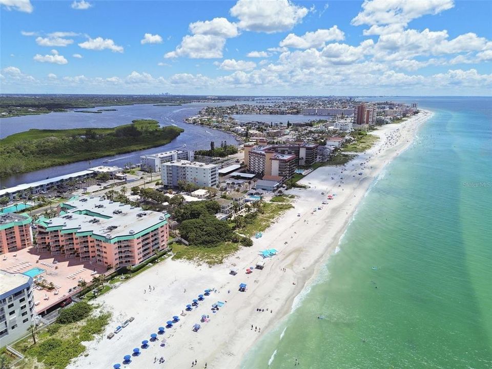 En Venta: $750,000 (2 camas, 2 baños, 1400 Pies cuadrados)